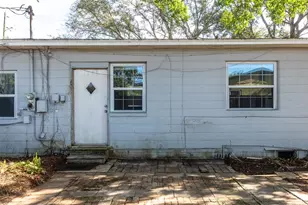 2900 Leslee Lake Dr N, Saint Petersburg, FL 33713 - Photo 26