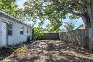 2900 Leslee Lake Dr N, Saint Petersburg, FL 33713 - Photo 24
