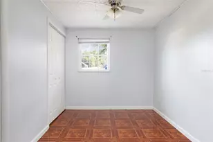 2900 Leslee Lake Dr N, Saint Petersburg, FL 33713 - Photo 14