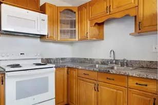 2900 Leslee Lake Dr N, Saint Petersburg, FL 33713 - Photo 8