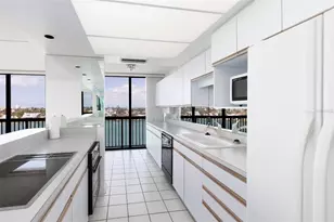 9525 Blind Pass Rd, Saint Pete Beach, FL 33706 - Photo 10