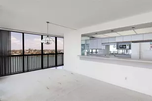 9525 Blind Pass Rd, Saint Pete Beach, FL 33706 - Photo 6