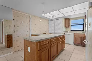 7050 Sunset Dr S, South Pasadena, FL 33707 - Photo 20