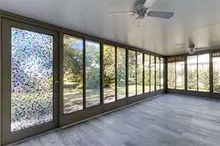 1601 W Dorchester Dr, Palm Harbor, FL 34684 - Photo 2