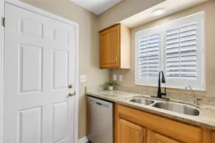 1601 W Dorchester Dr, Palm Harbor, FL 34684 - Photo 10