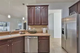 823 Seminole Sky Dr, Ruskin, FL 33570 - Photo 16