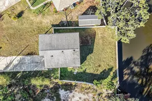 8817 Audrey Ln, Tampa, FL 33615 - Photo 18