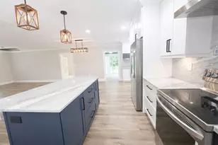 47 Cypress Dr, Palm Harbor, FL 34684 - Photo 2