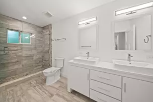 316 Barbara Cir, Belleair, FL 33756 - Photo 20