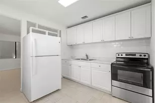 1721 41st St S, Saint Petersburg, FL 33711 - Photo 6