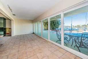 30 Dolphin Dr, Treasure Island, FL 33706 - Photo 18