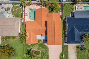 1140 81st St S, Saint Petersburg, FL 33707 - Photo 4