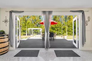 201 79th Ave NE, Saint Petersburg, FL 33702 - Photo 18