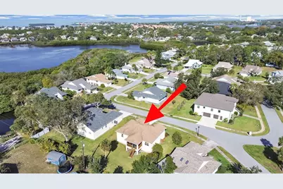 1025 Lake Avoca Place, Tarpon Springs, FL 34689 - Photo 12