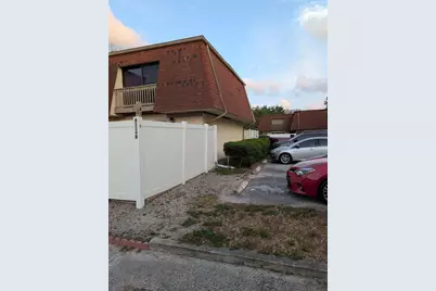 8114 N Oak Trace Way N #D, Tampa, FL 33634 - Photo 4