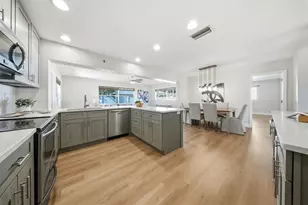 4090 14th Ln NE, Saint Petersburg, FL 33703 - Photo 8