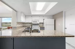 2125 Hailstone Cir, Sun City Center, FL 33573 - Photo 8