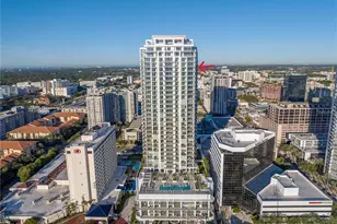 301 1st St S, Saint Petersburg, FL 33701 - Photo 1