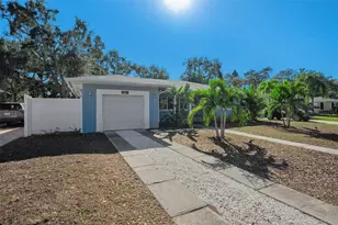 245 Garden Cir S, Dunedin, FL 34698 - Photo 10