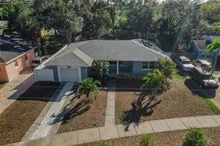 245 Garden Cir S, Dunedin, FL 34698 - Photo 64