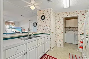6136 Ridgeway Dr, Zephyrhills, FL 33542 - Photo 18