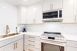 7910 Sun Island Dr S, South Pasadena, FL 33707 - Photo 12