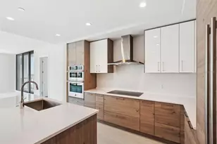301 1st St S, Saint Petersburg, FL 33701 - Photo 16
