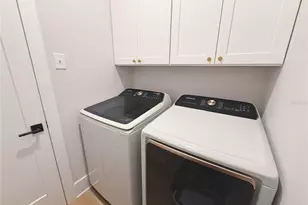 233 8th St N, Saint Petersburg, FL 33701 - Photo 16
