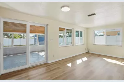 10416 Orange Blossom Lane, Seminole, FL 33772 - Photo 12