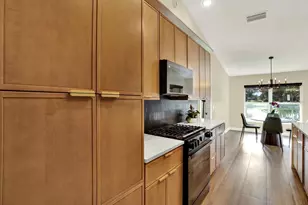 531 Hunter Ln, Bradenton, FL 34212 - Photo 8