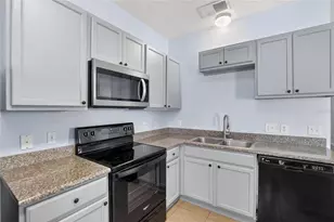 11528 Southern Creek Dr, Gibsonton, FL 33534 - Photo 8