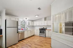 10706 Magnolia Dr, Thonotosassa, FL 33592 - Photo 12