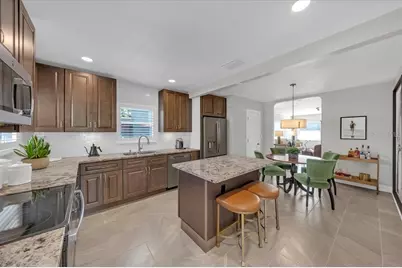 1030 32nd Avenue N, Saint Petersburg, FL 33704 - Photo 4