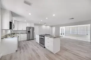 11211 60th Ave N, Seminole, FL 33772 - Photo 6