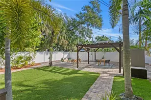 937 5th St N, Saint Petersburg, FL 33701 - Photo 4