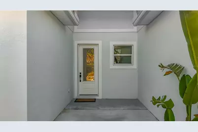 1306 E Lemon Street, Tarpon Springs, FL 34689 - Photo 2