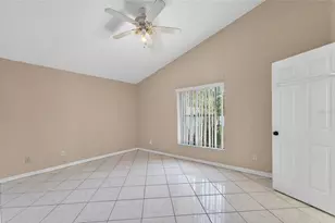 4517 Oak River Cir, Valrico, FL 33596 - Photo 56