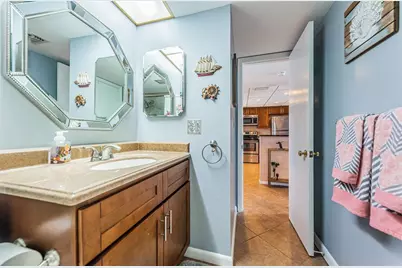 4750 Cove Circle #605, Saint Petersburg, FL 33708 - Photo 38