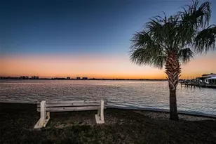 4725 Cove Cir, Saint Petersburg, FL 33708 - Photo 44