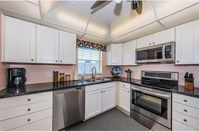 4725 Cove Circle #808, Saint Petersburg, FL 33708 - Photo 4