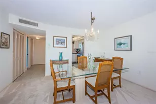 4725 Cove Cir, Saint Petersburg, FL 33708 - Photo 14