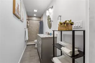 907 W Columbus Dr, Tampa, FL 33602 - Photo 30