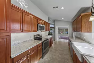 1418 Walden Oaks Pl, Plant City, FL 33563 - Photo 22