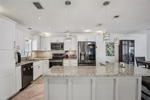 2731 Riverbluff Way, Sarasota, FL 34231 - Photo 6