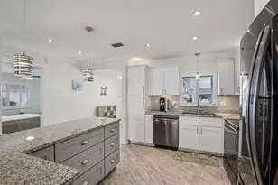 2731 Riverbluff Way, Sarasota, FL 34231 - Photo 4