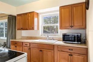 1740 54th Ave N, Saint Petersburg, FL 33714 - Photo 4