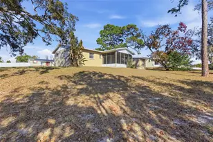 9326 Bay Dr, Spring Hill, FL 34608 - Photo 4