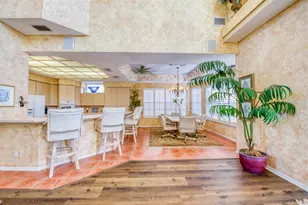 2829 Seabreeze Dr S, Gulfport, FL 33707 - Photo 18