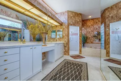 2829 Seabreeze Drive S, Gulfport, FL 33707 - Photo 34