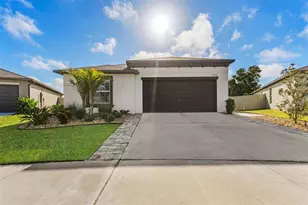 5454 Blue Azure Dr, Wimauma, FL 33598 - Photo 2